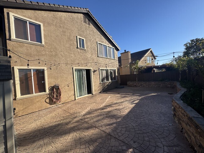 Building Photo - 10 Rhine Cir