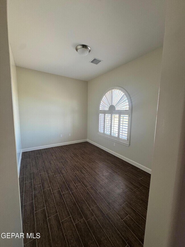 Building Photo - 7726 Enchanted Ridge Dr