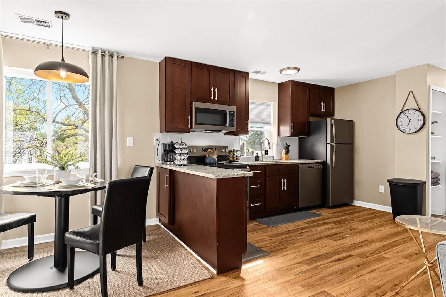 Building Photo - 18377 Sharon Ln