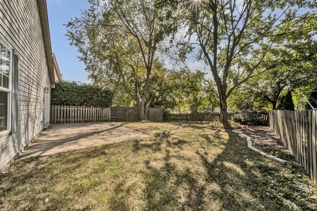 Building Photo - 1201 Red Stone Dr