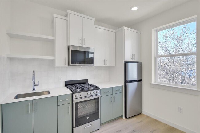 Building Photo - 7208 Providence Ave