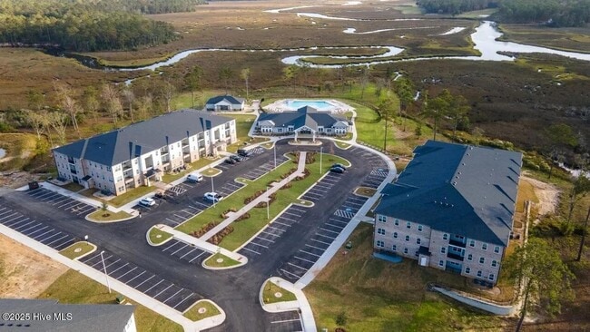 Building Photo - 4568 Tides Wy