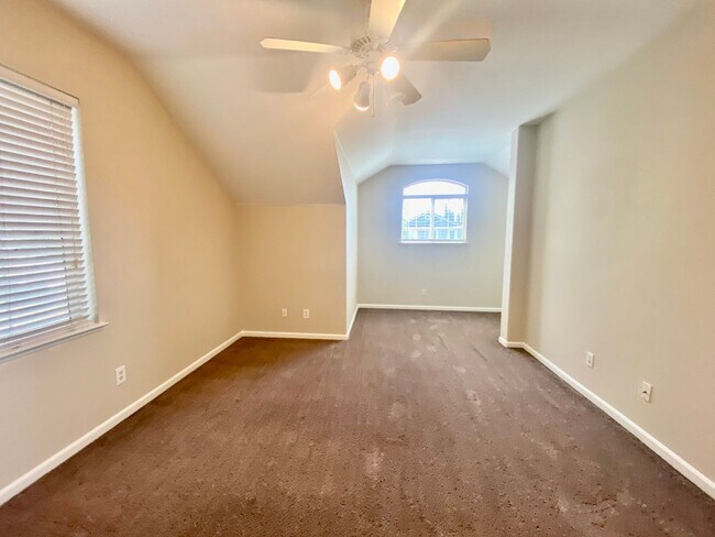 Building Photo - 3600 Silverwood Rd