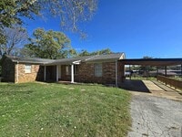 Building Photo - 406 N College St