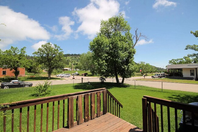 Building Photo - 703 8th St