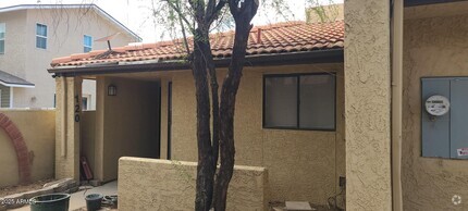 Building Photo - 3228 W Glendale Ave
