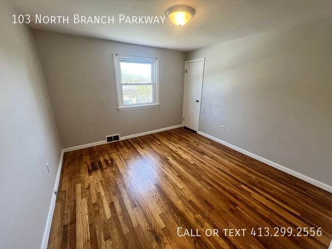 Building Photo - 103 N Branch Pkwy