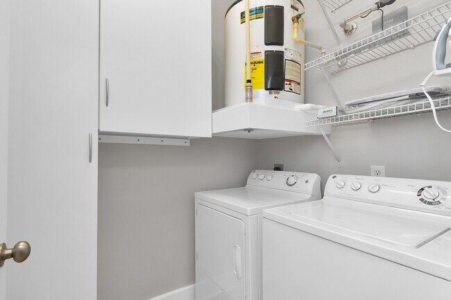 Building Photo - 1901 Post Oak Blvd