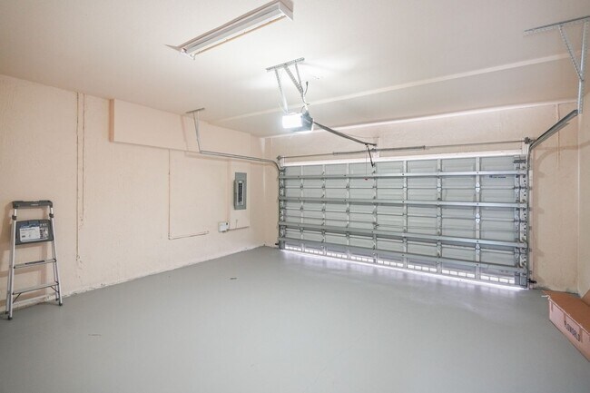 Building Photo - 10016 NW 89th Terrace