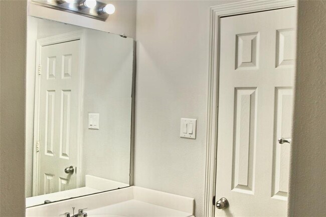 Building Photo - 21030 Sun Creek Dr