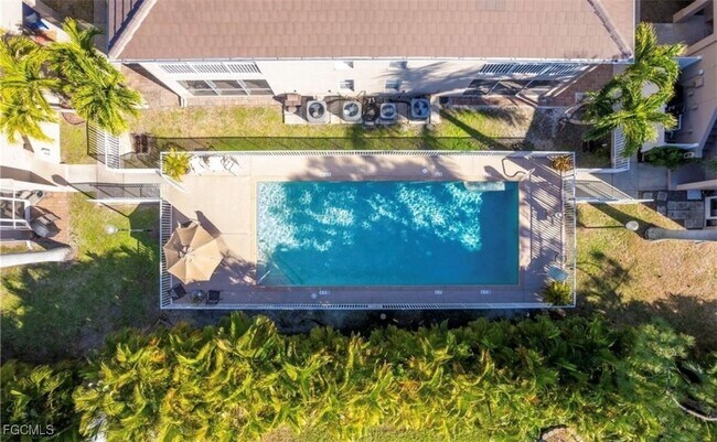 Building Photo - 5218 Chiquita Blvd S