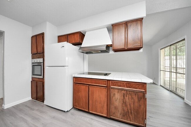 Building Photo - 4710 Lotus St
