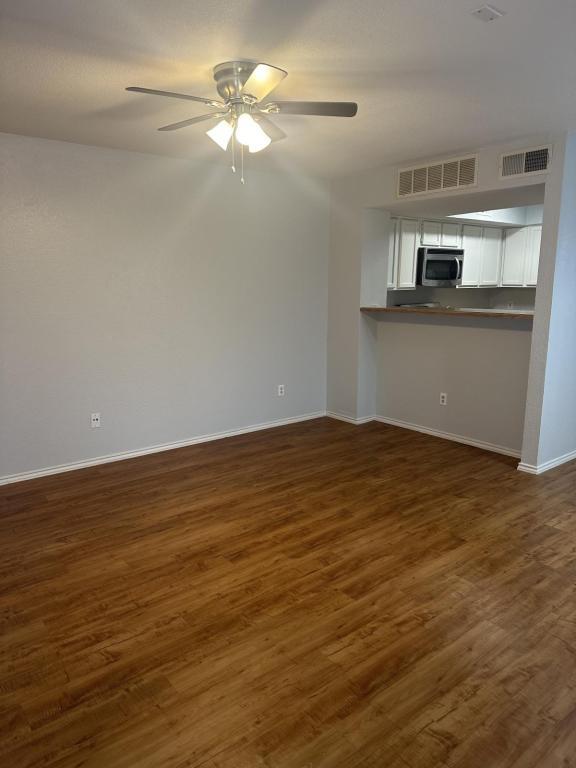 Building Photo - 2300 Balsam Dr