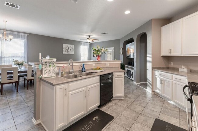 Building Photo - 10904 Roderick Lawson Ln