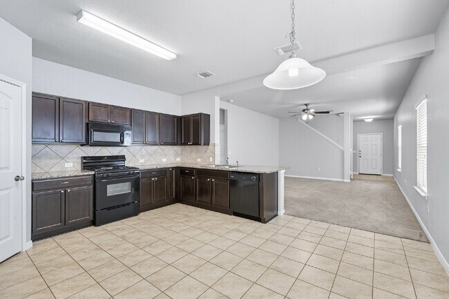 Building Photo - Large 4 bed, 2.5 bath Home in Meadows of K...
