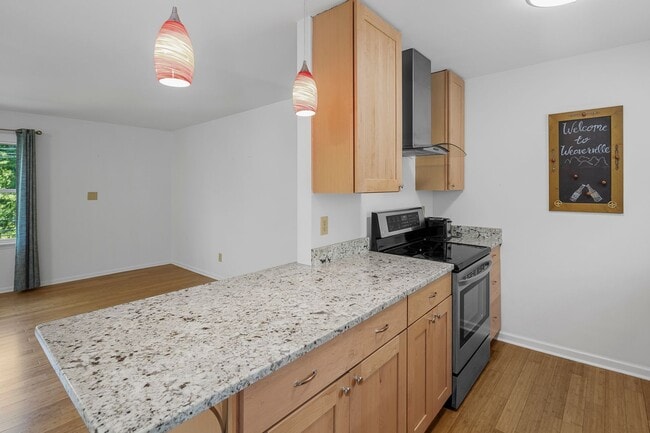 Building Photo - 2-4 Village Park Dr