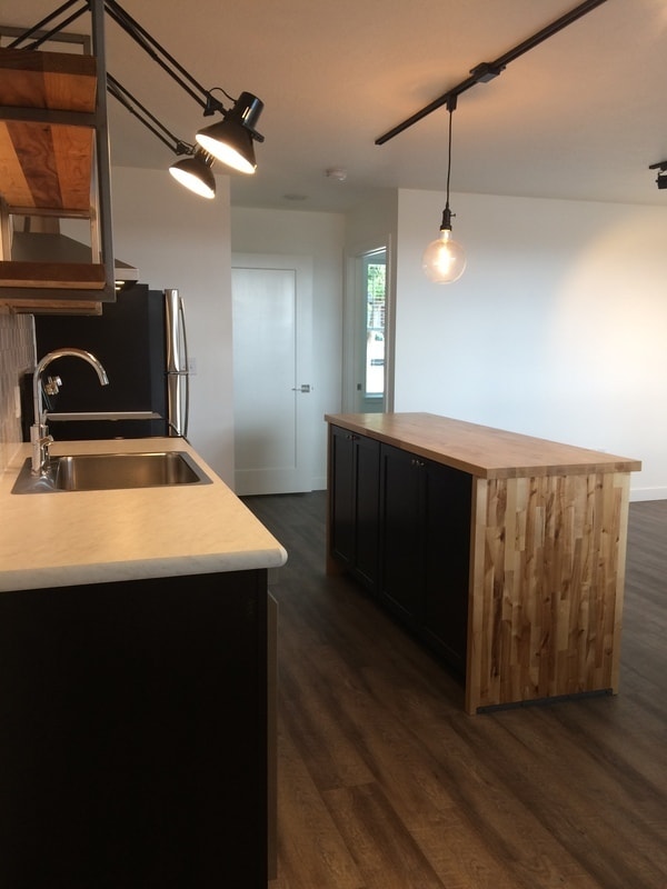 Building Photo - 117 N 2nd St W