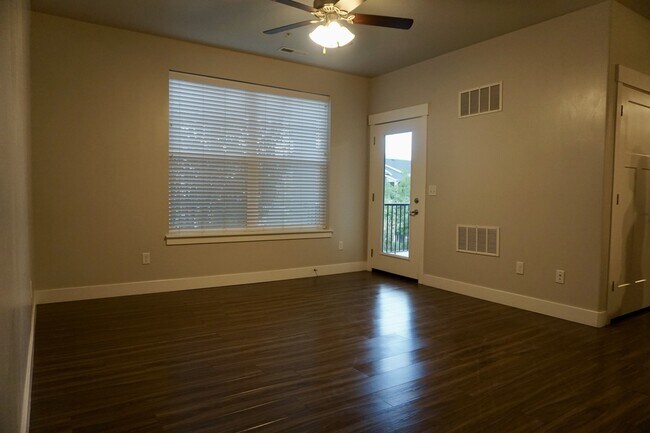 Building Photo - 14659 Bloom Dr