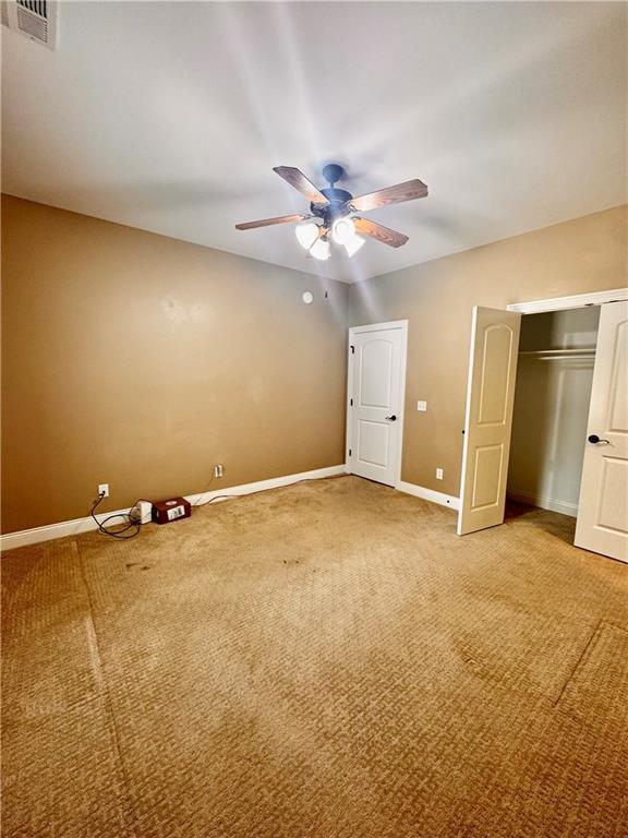 Building Photo - 15 Thackery Ln