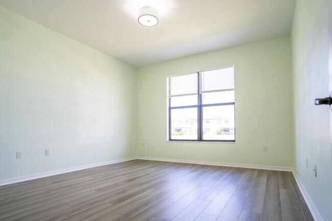 Building Photo - 8936 Madrid Cir