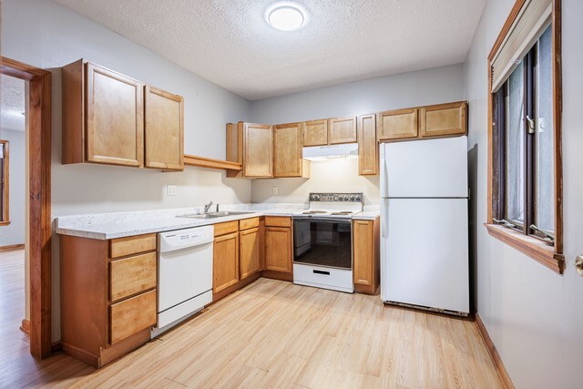 Building Photo - 12 Benton St