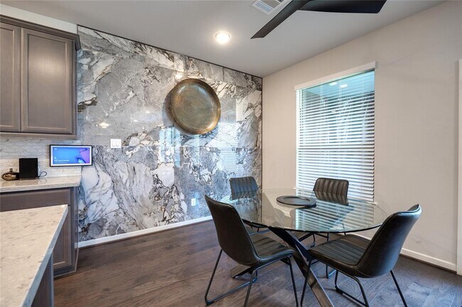 Building Photo - 7702 Kenora Wy