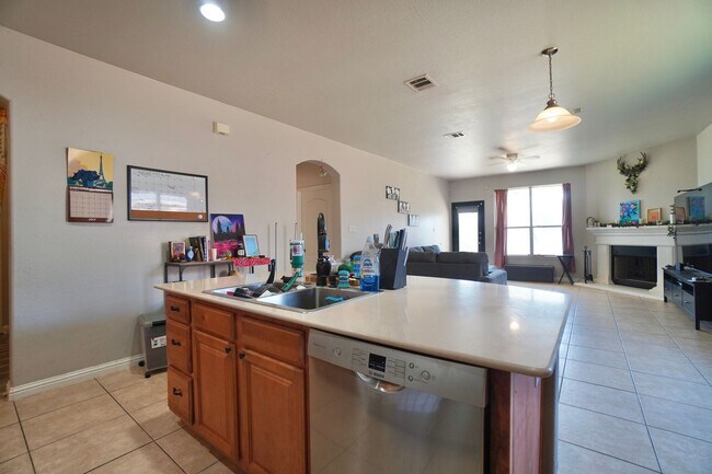 Building Photo - 18621 Dry Pond Dr