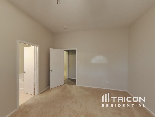 Building Photo - 1504 Redman Dr