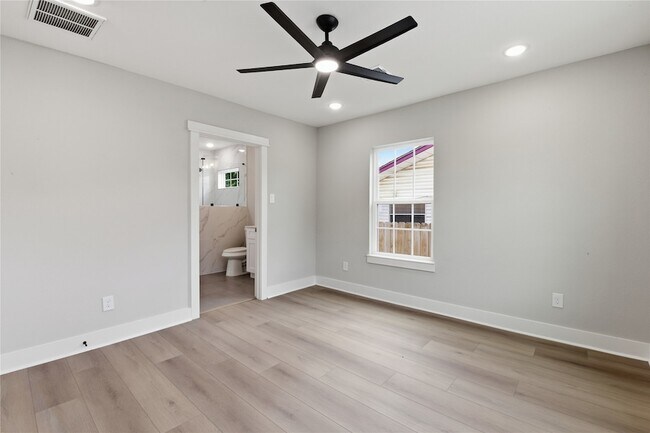 Building Photo - 4610 Providence St