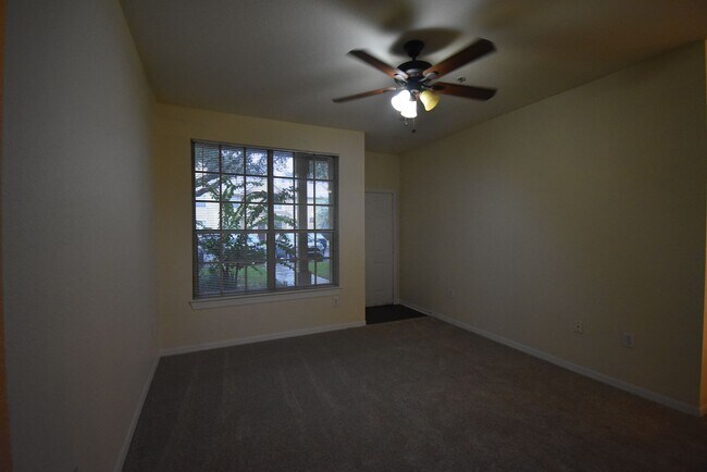 Building Photo - 850 Grand Regency Pointe