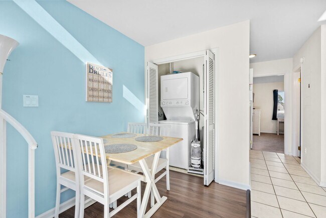 Building Photo - ***FREE UTILITIES!!***Seasonal Rental ONLY...