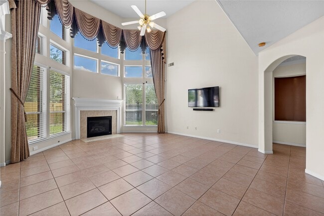 Building Photo - 1111 Blue Leaf Dr