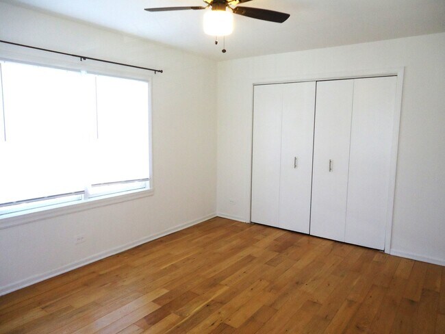 Building Photo - 2818 Dundee Rd