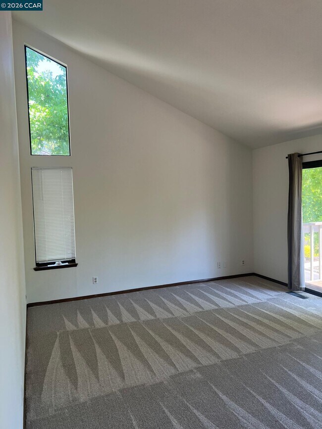 Building Photo - 114 Brookline St