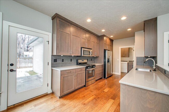 Building Photo - Modern 2 Story Home in North End!