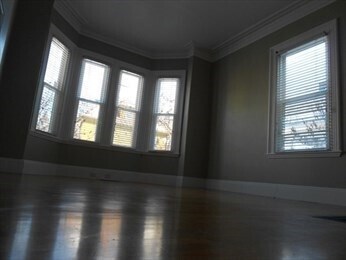 Building Photo - 16 Holbrook St