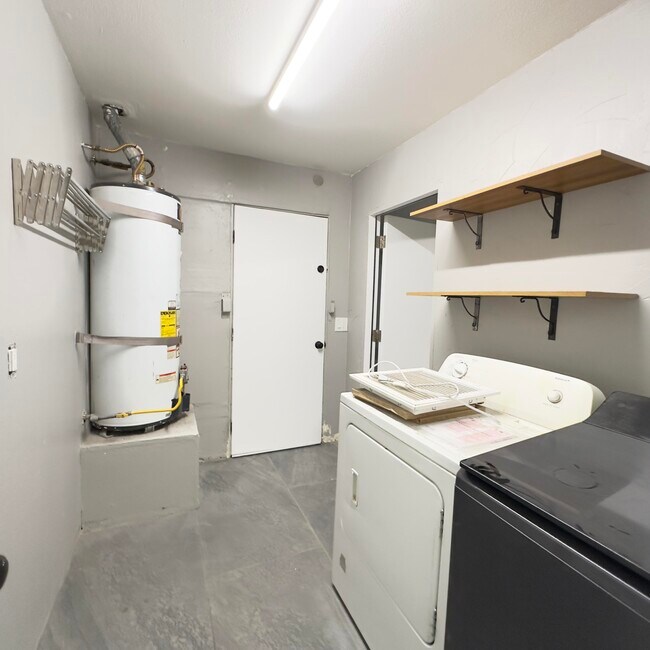 Building Photo - 27131 Shadowcrest Ln