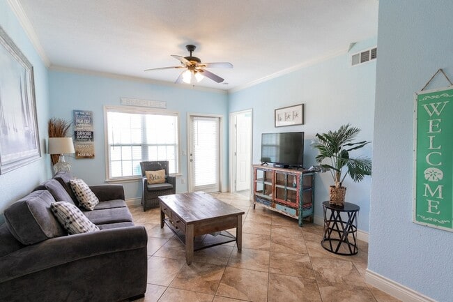 Primary Photo - 7000 Seawall Blvd