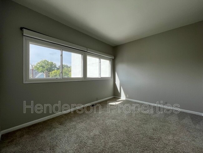 Building Photo - 501 Fenton Pl