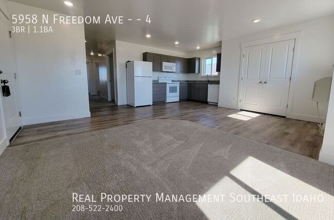 Building Photo - 5958 N Freedom Rd