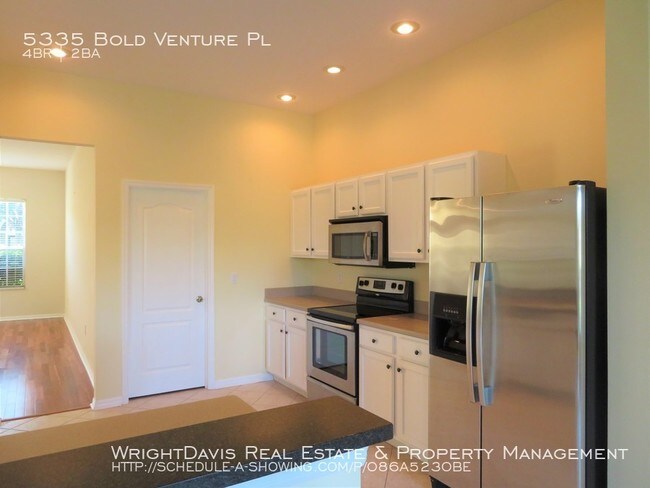 Building Photo - 4/2 in Lexington Oaks Golf Course Community