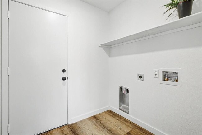 Building Photo - 1403 Greenfield Dr