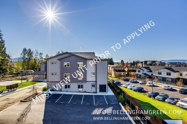 Building Photo - 2 Bedroom/1.5 Bath Townhome