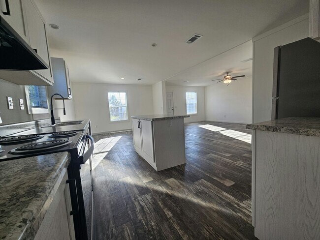 Building Photo - 1029 Myakka Dr