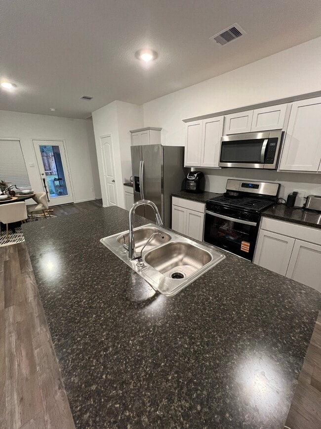 Building Photo - 5955 Canyon Dawn Dr