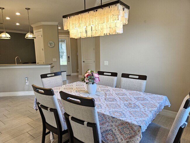 Building Photo - Stunning Model Home – 2 Bedrooms plus Den,...