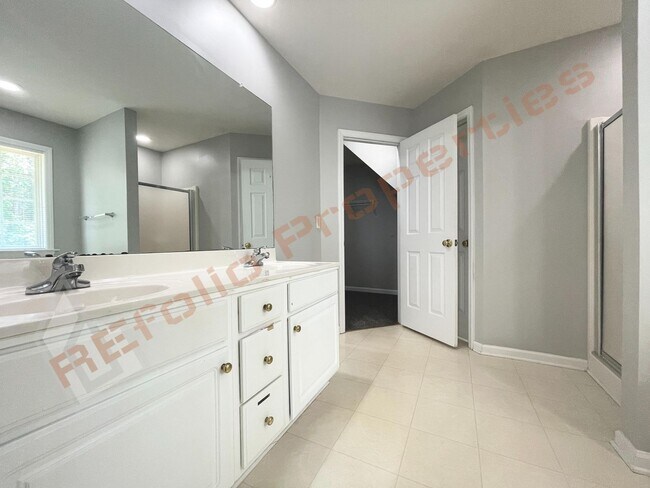 Building Photo - 1711 Mystic Dr