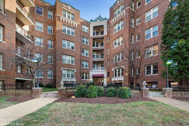 Building Photo - Longfellow