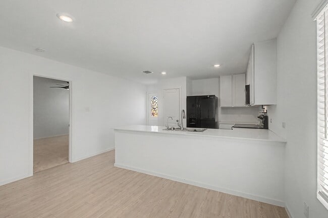 Building Photo - 6732 Bramblewood Dr