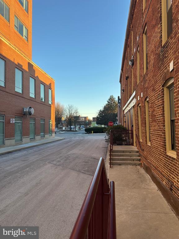 Building Photo - 239 W Philadelphia St